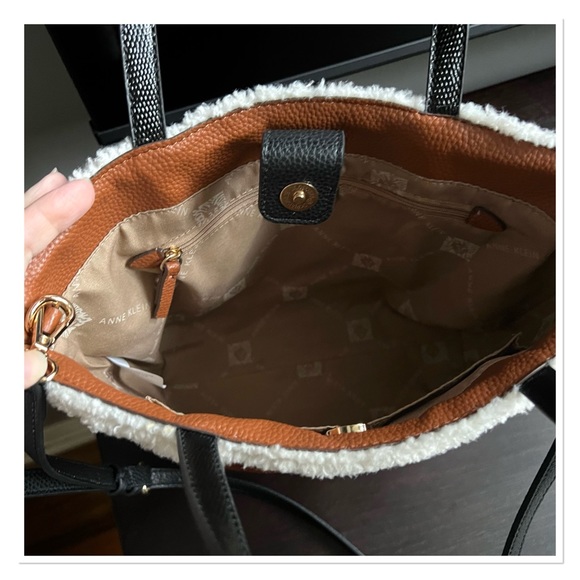 ANNE KLEIN  'Dana' Convertible Tote/Crossbody Bag - Picture 2 of 10